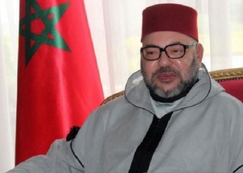 ملك المغرب يتلقّى الجرعة الأولى من لقاح كورونا