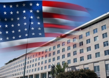 الخارجية الأمريكية تُعلّق على استهداف مطار عدن