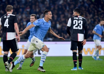 Lazio's Brazilian defender Luiz Felipe celebrates after scoring an equalizer during the Italian Serie A football match lazio Rome vs Juventus Turin on December 7, 2019 at the Olympic stadium in Rome. (Photo by Alberto PIZZOLI / AFP)