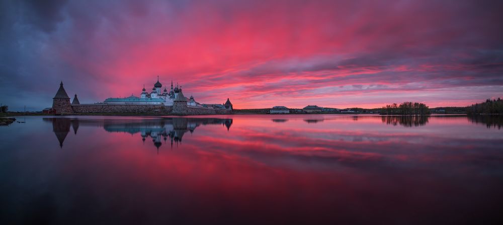صورة الدير للمصور الروسي بيتر أوشانوف