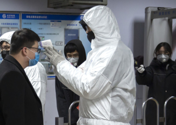 الصين تسجل وفيات وإصابات جديدة بفيروس كورونا