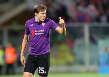 FLORENCE, ITALY - AUGUST 26: Federico Chiesa of ACF Fiorentina in action during the serie A match between ACF Fiorentina and Chievo Verona at Stadio Artemio Franchi on August 26, 2018 in Florence, Italy.  (Photo by Gabriele Maltinti/Getty Images)