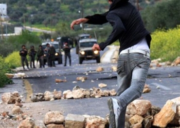 إسرائيل تكشف حقيقة مقتل جندي بحجر في رأسه خلال مواجهات مع الفلسطينيين