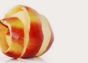 7 فوائد مذهلة لقشر التفاح.. لن تتخلص منه بعد اليوم