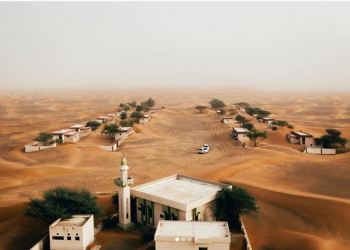 قرية إماراتية تبتلعها الرمال في ظروف غامضة