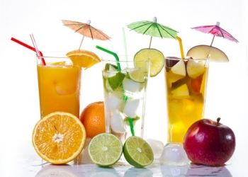 مشروبات طبيعية مُنعشة ستُحب تناولها في فصل الصيف