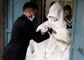 ولايات جزائرية تعلّق "الزواج" بسبب كورونا