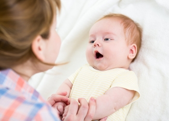 للأمهات الجدد.. كيفية التعامل مع بشرة الأطفال حديثي الولادة