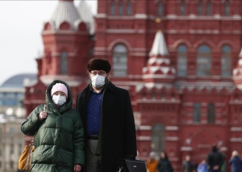 روسيا تسجل انخفاضا في أعداد الإصابات بفيروس كورونا