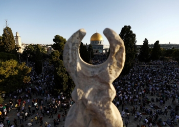 صلاة عيد الأضحى أمام ساحة مسجد قبة الصخرة في القدس، فلسطين 31 يوليو 2020