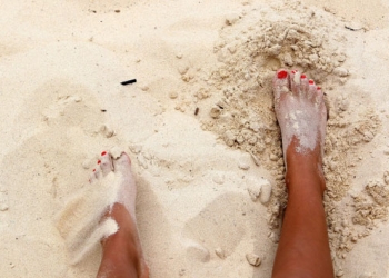 انتبه..لماذا يشكل الرمل على الشواطئ خطراً