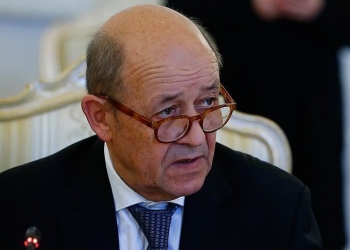 وزير الخارجية الفرنسي يحذر من اختفاء لبنان