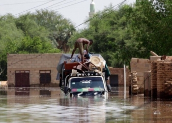بلد عربي يعلن حالة الطوارئ بسبب الفيضانات