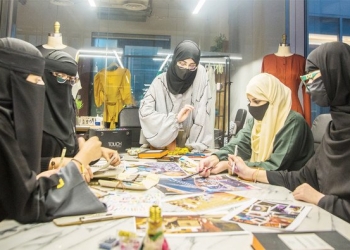 بالصور.. سعوديات يُصممن مجموعة ملابس غير تقليدية للاحتفال باليوم الوطني