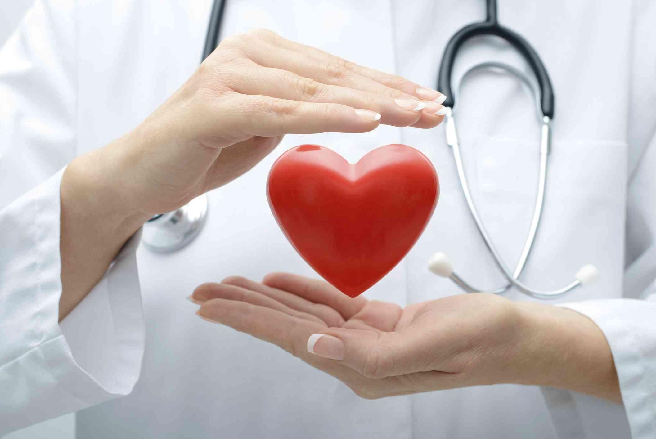 طبيب روسي يكشف تأثير الإصابة بكورونا على مرضى القلب