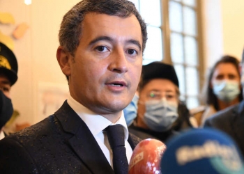 وزير الداخلية الفرنسي ينوي زيارة مسقط رأس جده في الجزائر
