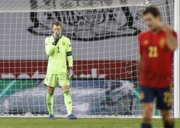 نوير يكشف سبب خسارة ألمانيا الكارثية أمام إسبانيا