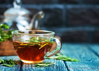 8 فوائد مذهلة لـ"شاي الروزماري".. احرص على تناوله يومياً