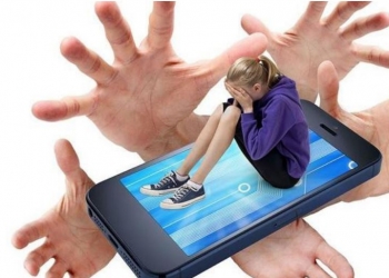 نصائح للآباء.. كيف تحمي طفلك من مخاطر التنمر الإلكتروني؟