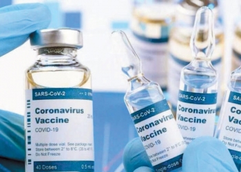 دولة تقرر الاستخدام الطارئ للقاحين مضادين لكورونا