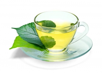 ستذهلك فوائد تناول الشاي الأخضر على معدة فارغة.. لا تفوتيها