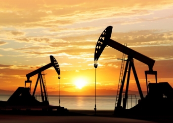 مخاوف العزل العام تلقي بظلالها على أسعار النفط