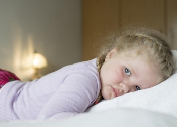أسباب سعال الأطفال أثناء النوم.. تعرف إليها