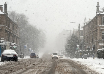 هولندا تحذّر مواطنيها من العواصف الثلجية