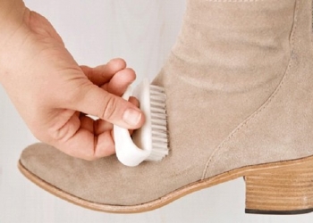 الطريقة الأمثل لتنظيف الحذاء الشامواه بدقيقة واحدة فقط