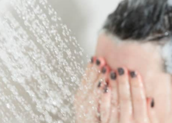 لن تتوقعها.. 6 فوائد خارقة لا غنى عنها عند الاستحمام بالماء البارد