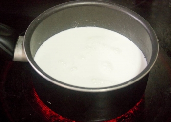 حيلة عبقرية تمنع التصاق الحليب بقعر القدر عند الغليان