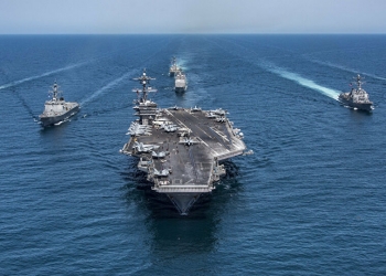 البحرية الأمريكية تكشف عن مواجهة مع سفن إيرانية