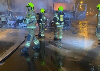 دفاع مدني دبي يسيطر على حريق في صهريج مواد قابلة للاشتعال