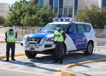 شرطة أبوظبي تفاجئ الجمهور صباح العيد