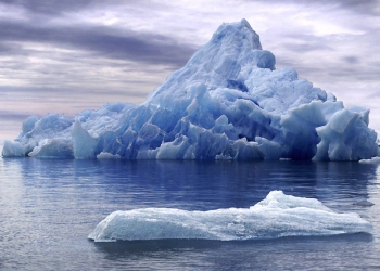 تفكك أكبر جبل جليدي في العالم