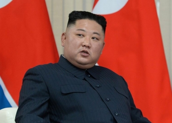 زعيم كوريا الشمالية يظهر لأول مرة منذ شهر