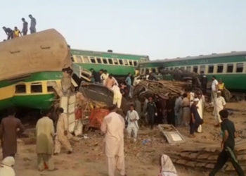 حادث مروع في باكستان يودي بحياة أكثر من 30 شخصاً