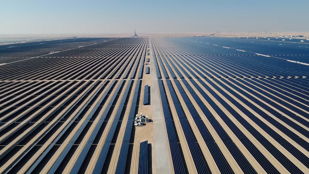 "ديوا" تنفذ 92% من محطة ضخ المياه في مجمع محمد بن راشد للطاقة الشمسية