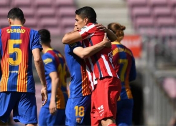 نجم برشلونة يسخر من بيع سواريز لأتلتيكو مدريد