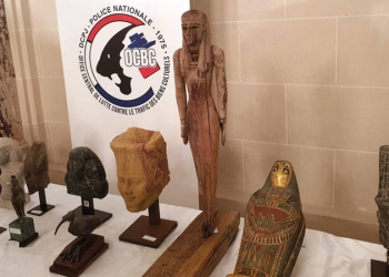 مصر.. القبض على مصريين وفرنسي في واقعة تهريب القطع الأثرية