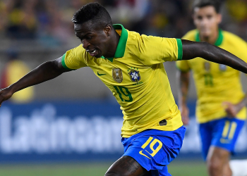 كاكا يكشف دور فينيسيوس مع المنتخب البرازيلي في مونديال قطر