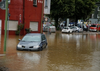 انهيار منازل جراء فيضانات في ألمانيا