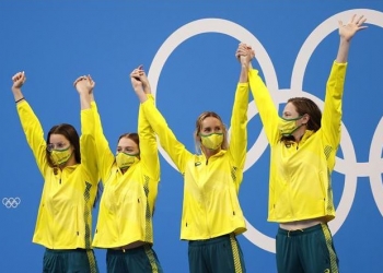 أستراليا تحطم الرقم الأولمبي في السباحة 4×100 متر تتابع للسيدات