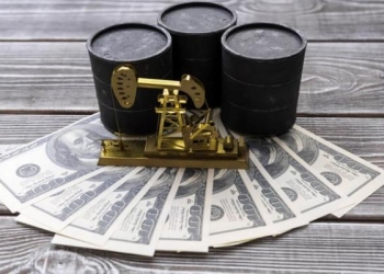 انخفاض أسعار النفط والذهب صباح اليوم