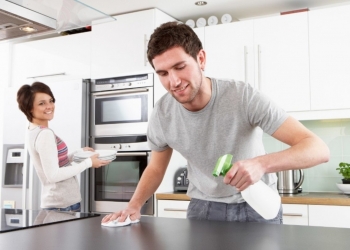 مساعدة الزوج في الاعمال المنزلية