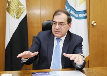 مصر.. وزير البترول يتوقع موعد ضخ الغاز إلى لبنان