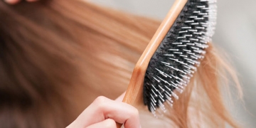 تنظيف فرشاة الشعر