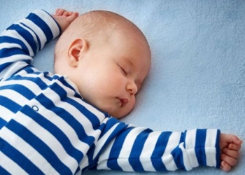 نصائح تساعد طفلك على النوم