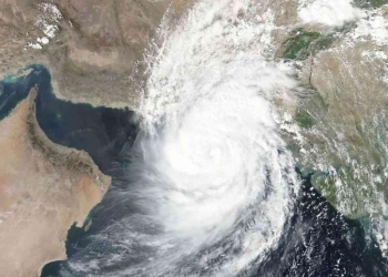 الإعصار في عمان شاهين