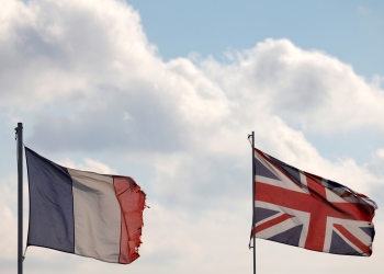 بريطانيا تطالب فرنسا بالتراجع عن تهديداتها